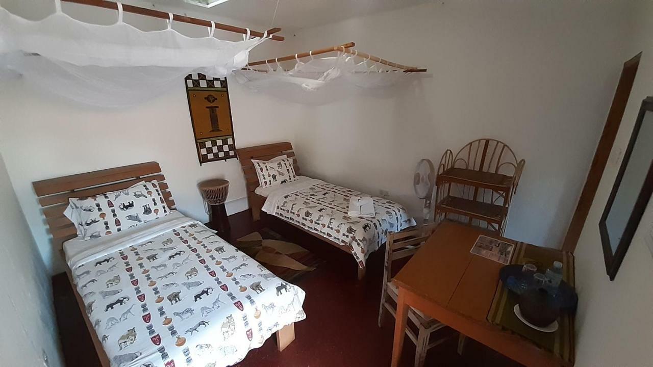 Gately Inn エンテベ エクステリア 写真