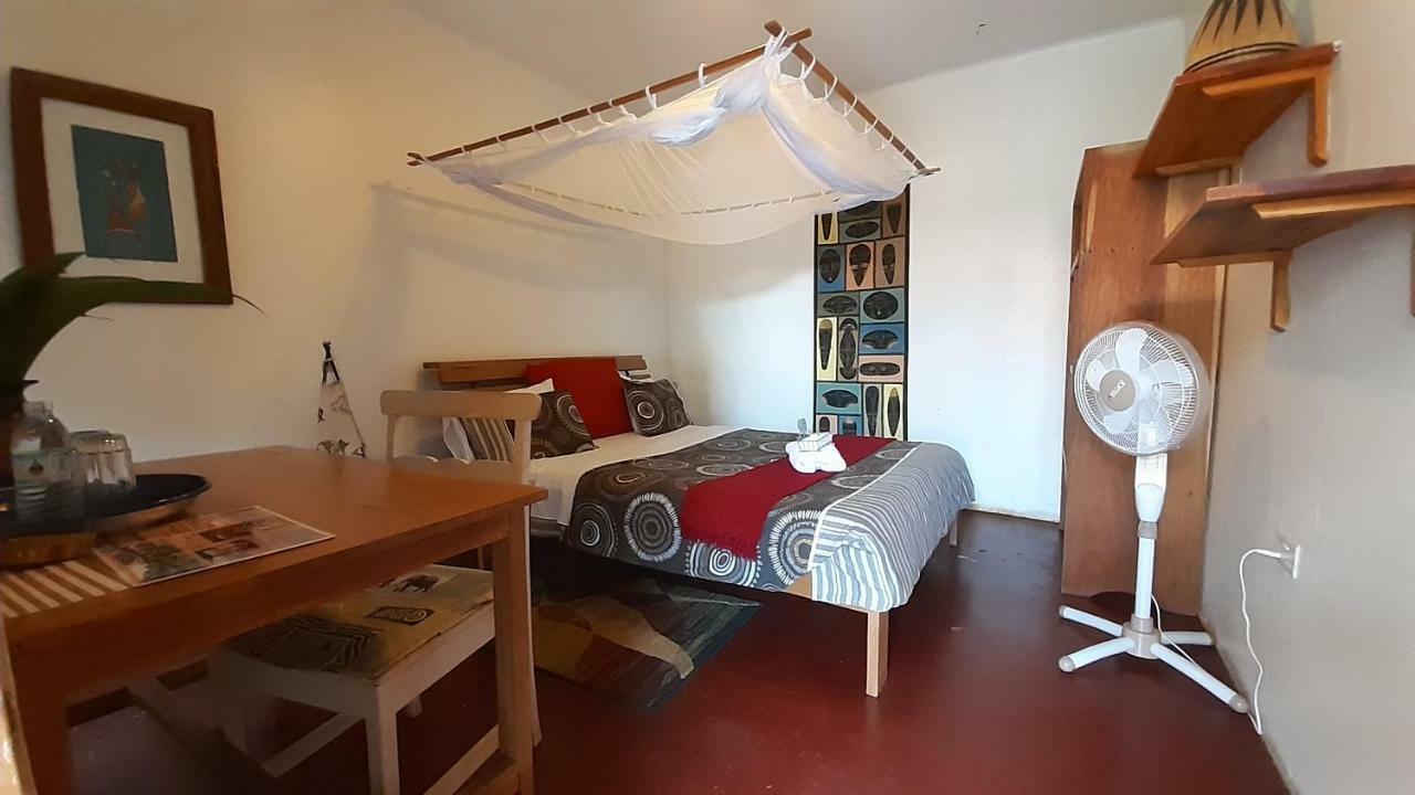 Gately Inn エンテベ エクステリア 写真