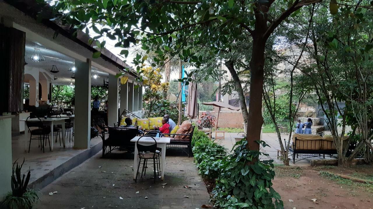 Gately Inn エンテベ エクステリア 写真