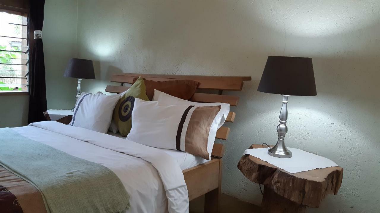 Gately Inn エンテベ エクステリア 写真